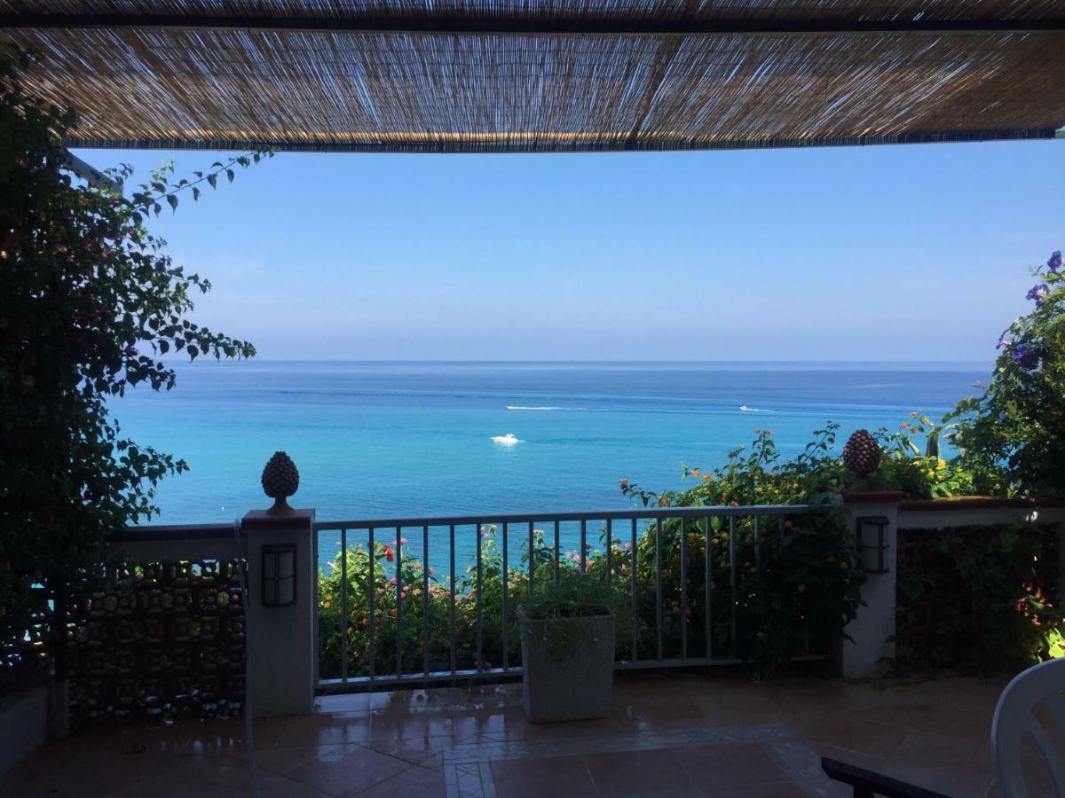 La Marinette Apartman Tropea Kültér fotó